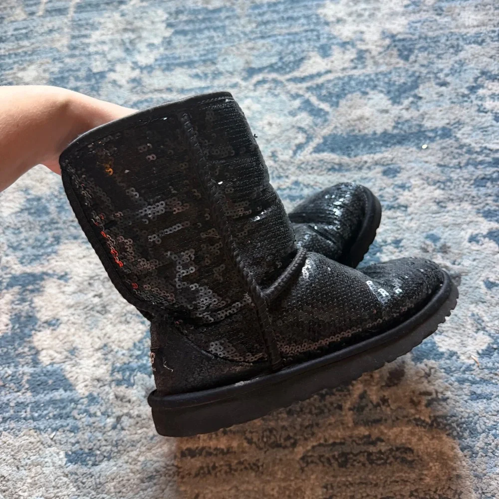 UGG Australia Classic Short Sequin Boots Black Sparkle‎ 3161 Womens Size 6